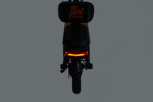Charger l&#39;image dans la galerie, Nouveau ! Scooter électrique KuKirin C1 Pro avec siège, batterie 48 V 26Ah, pneu pneumatique 14 pouces, moteur 500 W, vitesse maximale de 45 km, autonomie de 60 km, frein à disque et frein électronique, boîte de rangement arrière