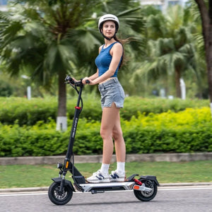 NOUVEAU modèle 2025 : KUKIRIN M4 Max Trottinette Électrique, Moteur Brushless 800W, Batterie 48V 18Ah, Autonomie 64 km